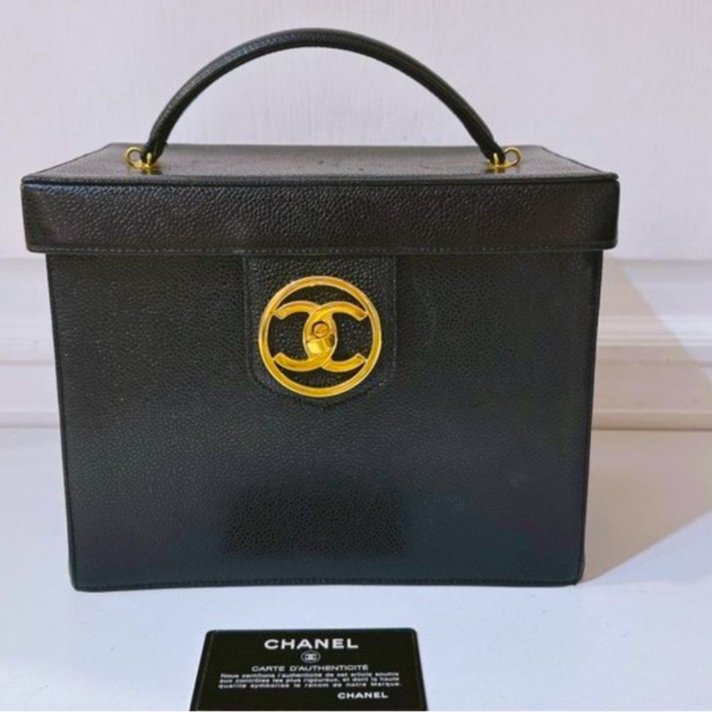Chanel Vintage caviar vanity bag